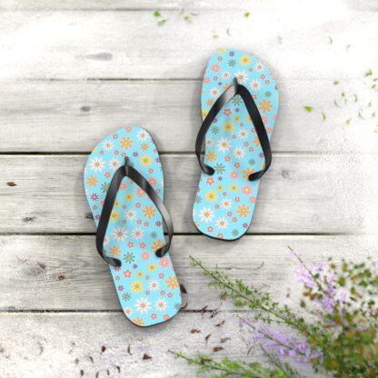 Women's summer flip-flops with floral designs - Fashion-forward